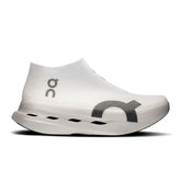 On Cloudboom Strike Lightspray - WHITE / BLACK