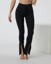Vuori Daily Split Flare - BLACK