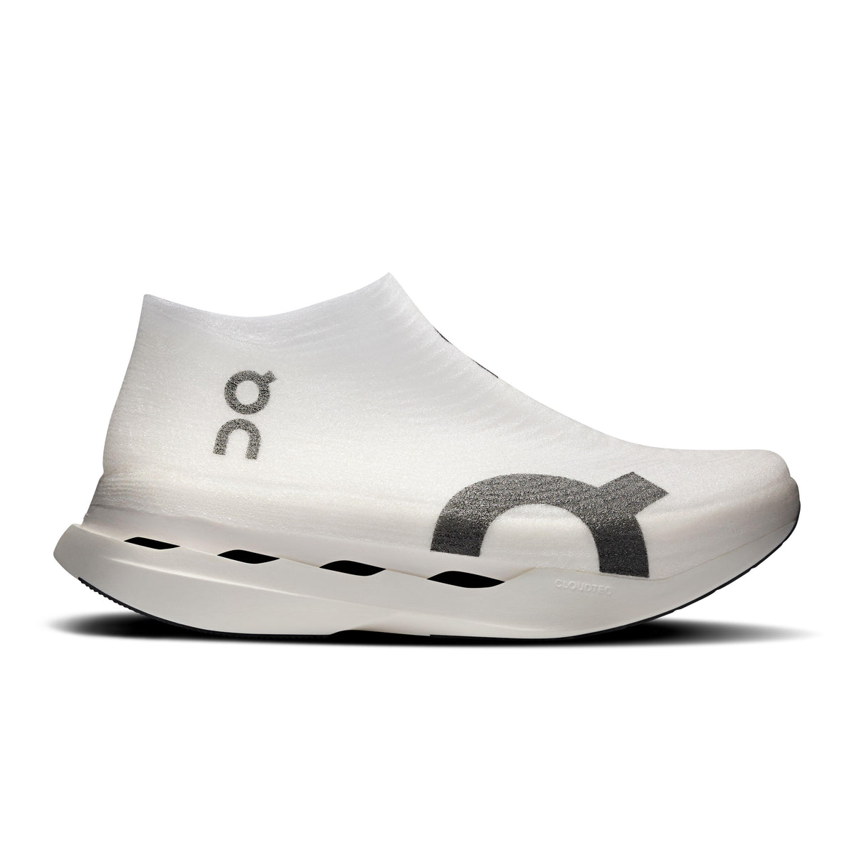 On Cloudboom Strike Lightspray - WHITE / BLACK